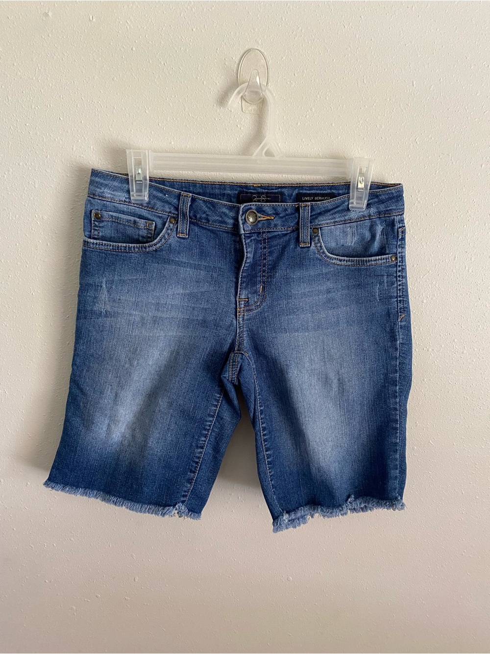 Jessica Simpson Lively Bermuda Denim Shorts Size 28